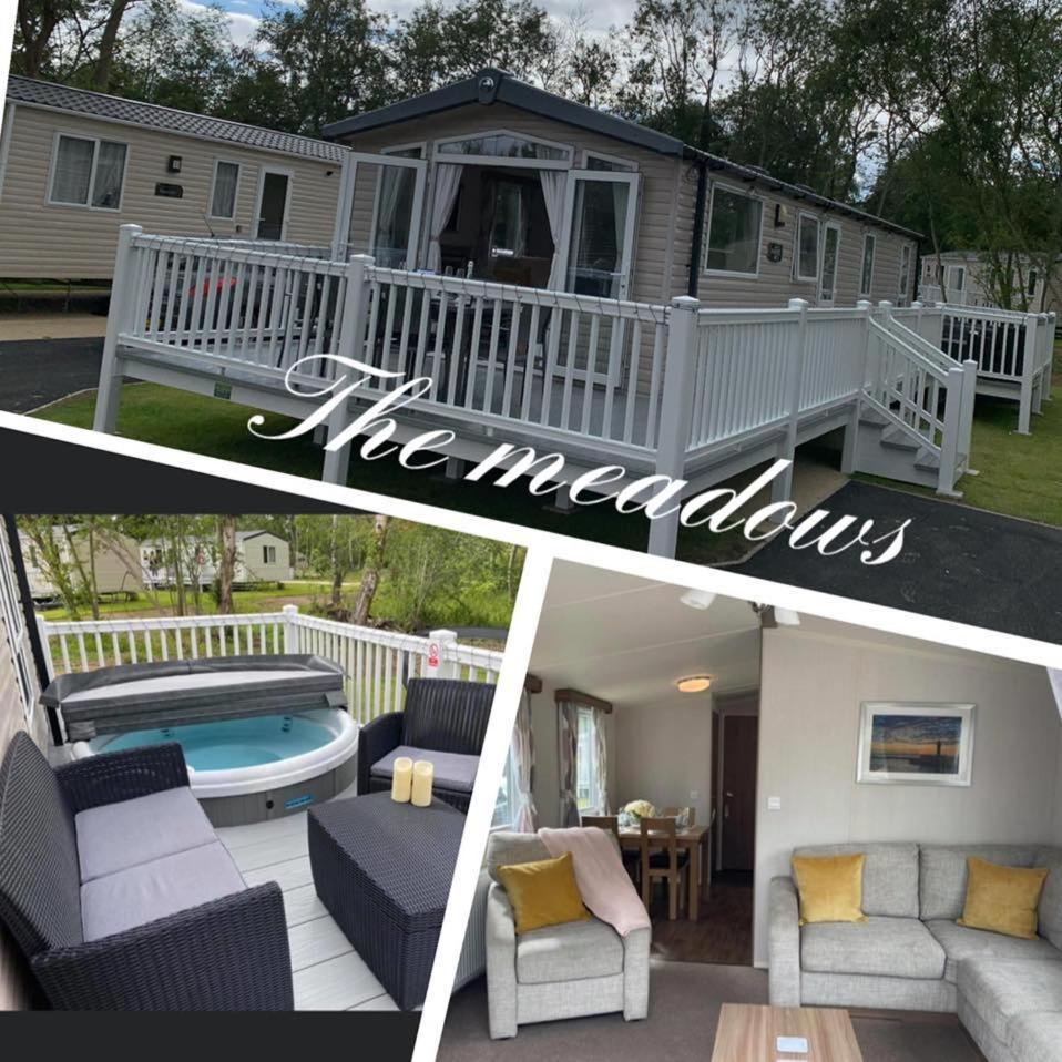 41 The Meadows Luxury Hot Tub Holidays Tattershall Lakes 外观 照片