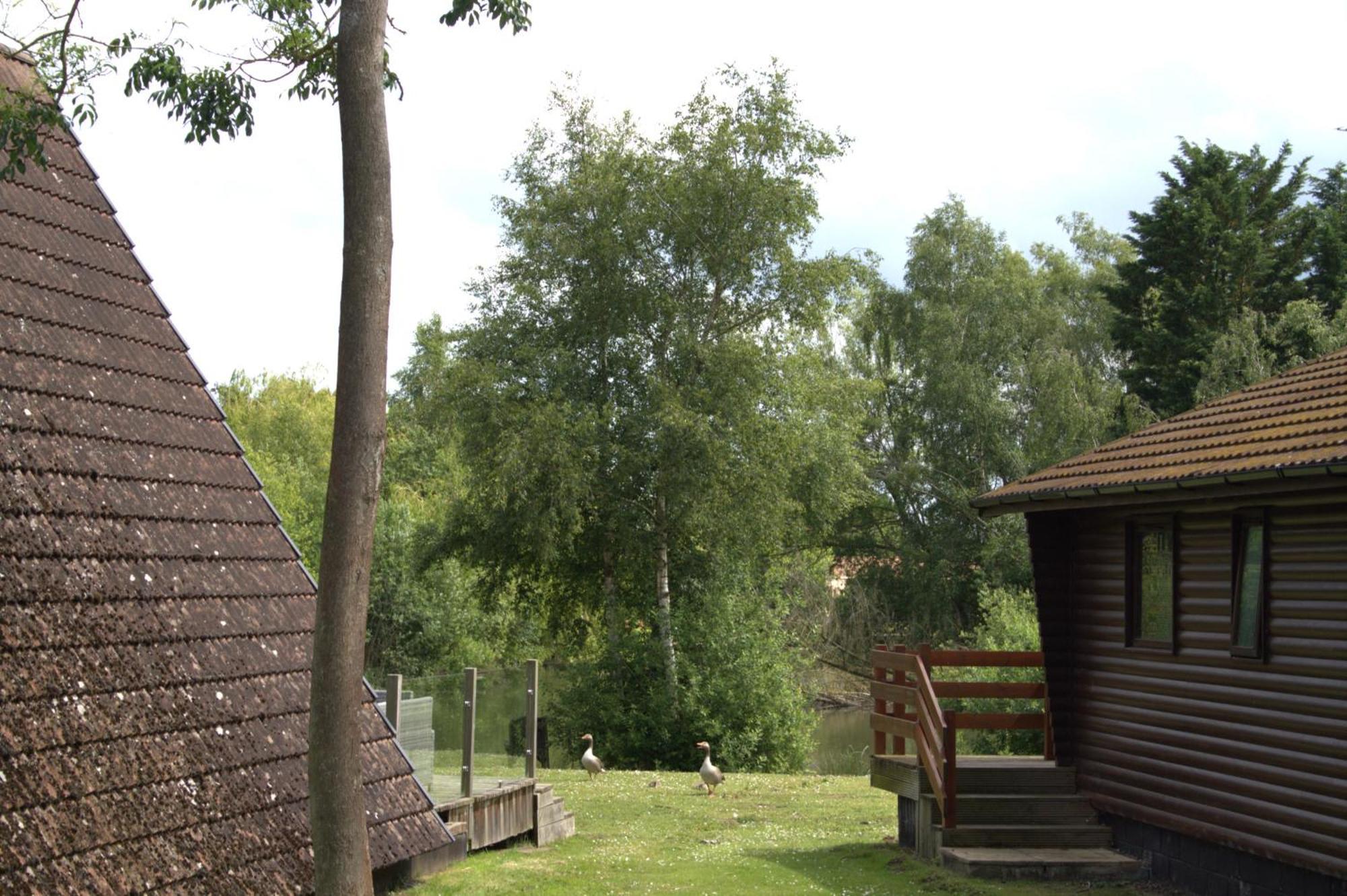 41 The Meadows Luxury Hot Tub Holidays Tattershall Lakes 外观 照片